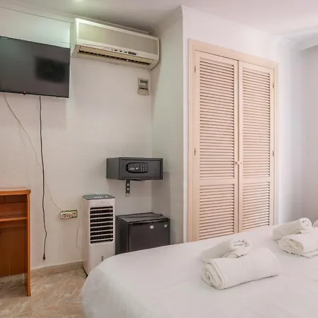 Ella Centro Torremolinos