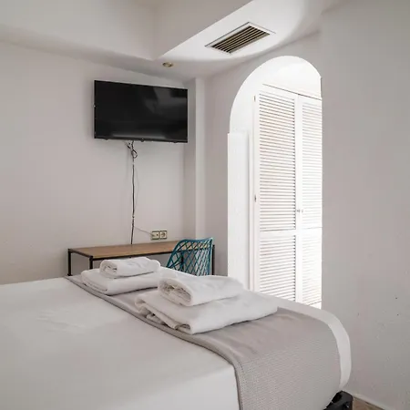 Ella Centro Torremolinos