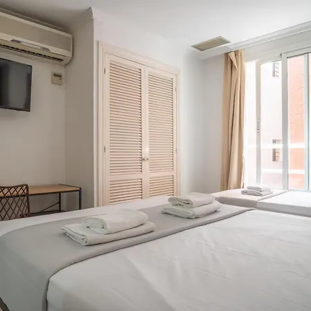 Ella Centro Torremolinos