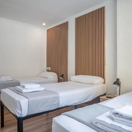 Ella Centro 2*